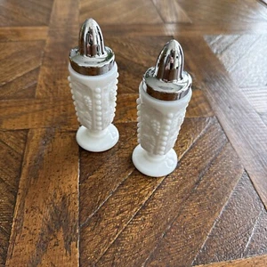 Westmoreland Salt and Pepper Shaker Bead Cable Grape Leaf White Milk Glass - Picture 1 of 14