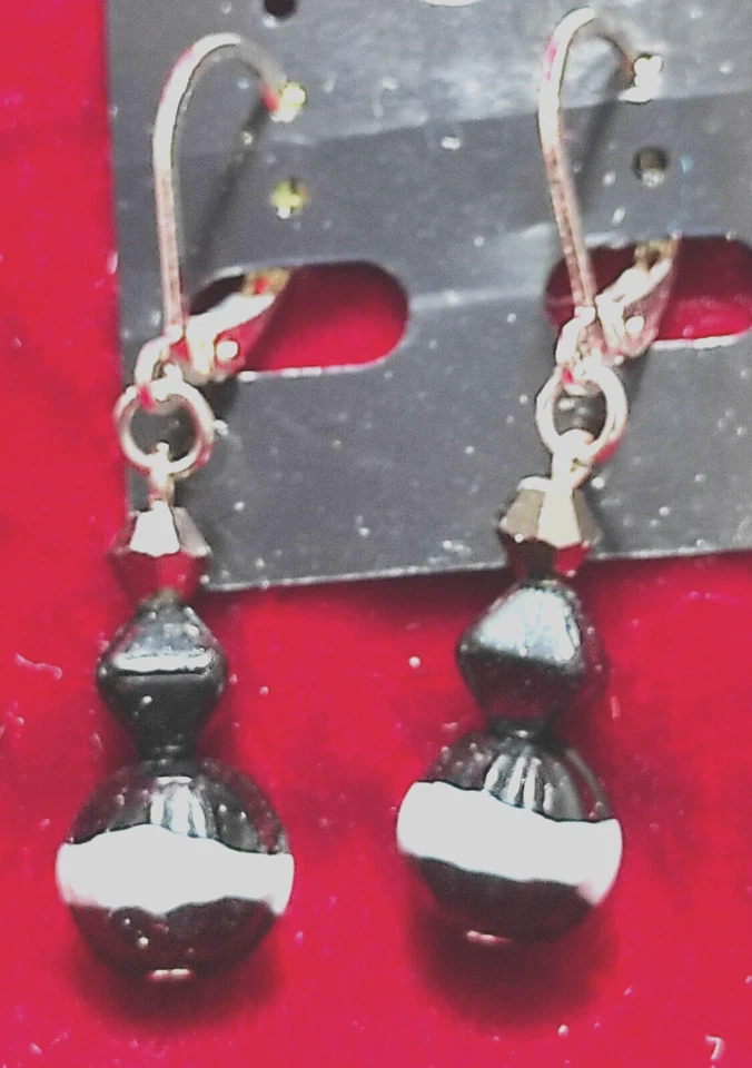 Perlen Ohrringe , Ohrhänger Ohrschmuck , Modeschmuck - Bild 1 von 1