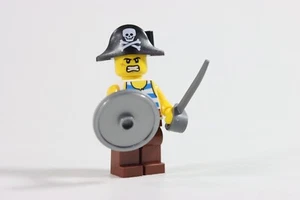 LEGO® City Minifigure Pirate Angry Fighting Look Sword Shield Pirate Hat - Picture 1 of 6