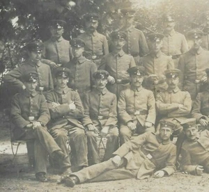 WK1 Militär Foto Postkarte Gruppe Deutsches Soldaten Regiment Portrait Patriotisch  - Bild 1 von 4