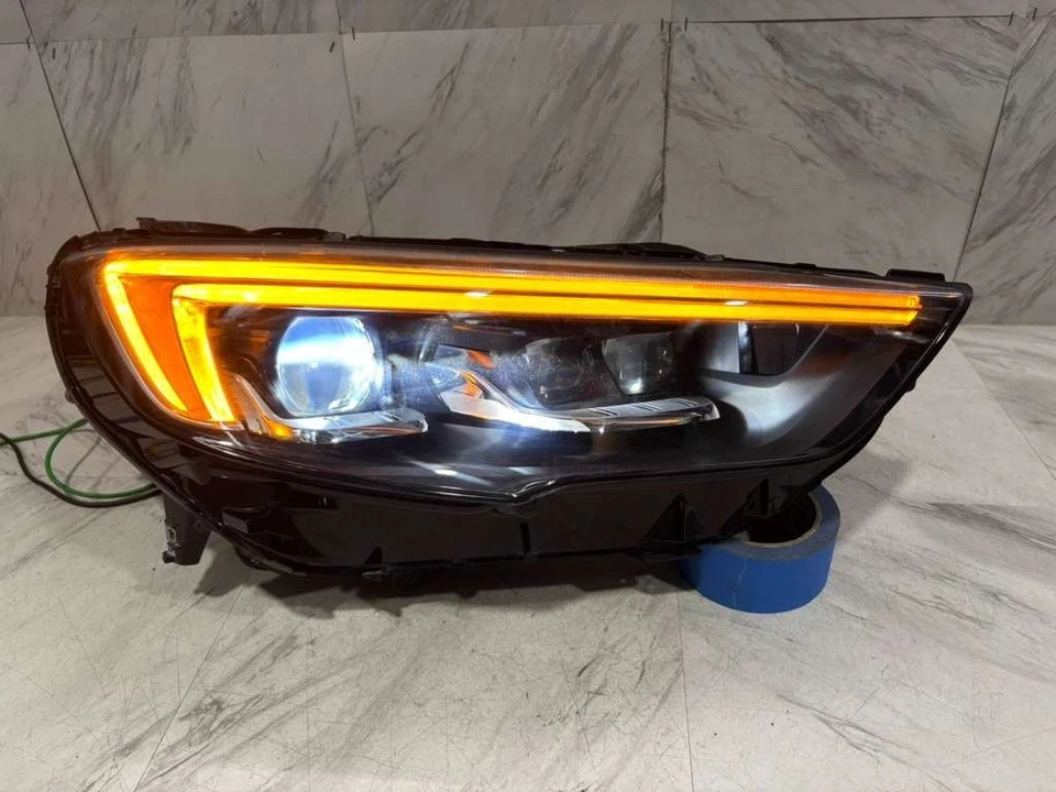 2018 - 2020 年 BUICK REGAL TOURX 头灯 原始设备制造商 右乘客 侧 LED 39122979 — 第 1/4 张图片