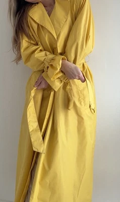 Trench coat longo amarelo vintage | J.G. Gancho | Feito nos EUA | Tamanho 6 - Imagem 1 de 3