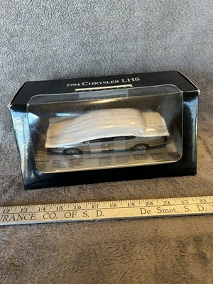 1994 Chrysler LHS 1/24 Brookfield Collectors diecast car silver NIB - Image 1 of 4