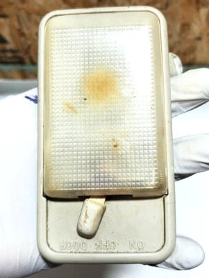 76 77 TOYOTA CELICA RA29 GT INTERIOR DOMO LUZ LÁMPARA LENTE CUBIERTA MARRÓN OE Foto 1 de 4