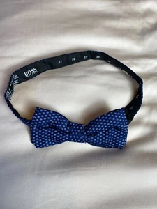 Boss Hugo Boss 100% Silk Bow Tie 37 - 46 Made in Italy Blue - Picture 1 of 6