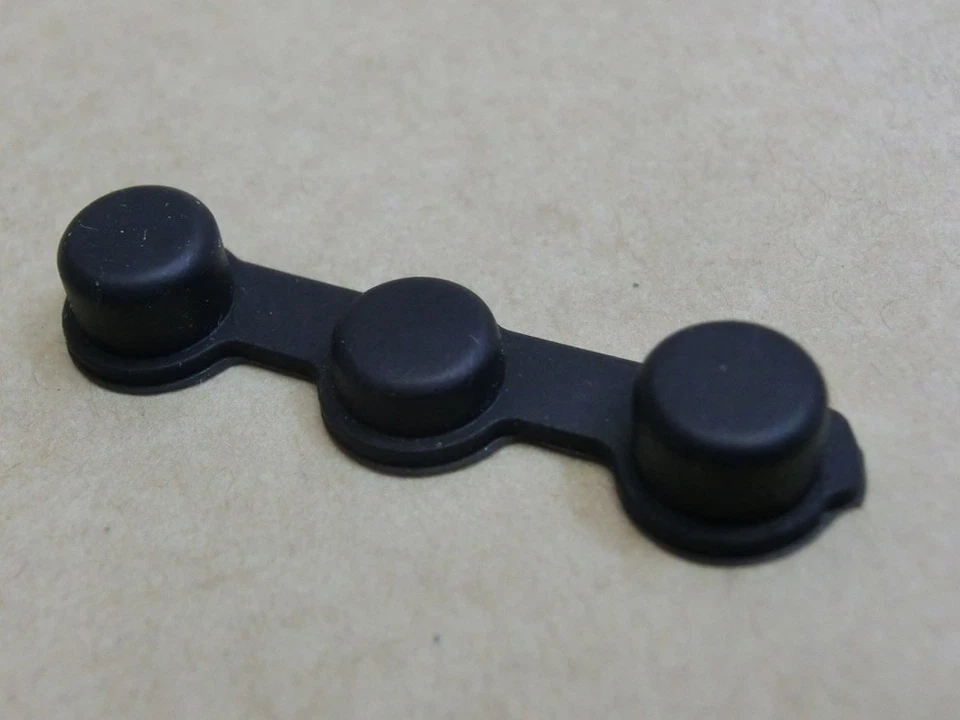 Ersatzteil Gummi Knopf Return Bind Set für Fernsteuerung Sender 2,4 GHz GT3.2 - Bild 1 von 1