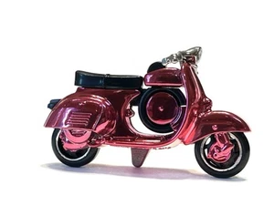 2025 Hot Wheels Vespa 90 SS Super Sprint 1966 Custom Paint Candy Pink Unspun - Bild 1 von 7