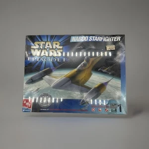 AMT Ertl Star Wars Episode 1 Naboo Starfighter Diecast 1:48 Model Kit NEW SEALED - Picture 1 of 8