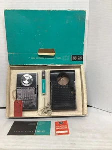 Vintage RCA Victor Transistorradio Modell 4RG11 mit original Ledertasche siehe Beschreibung. - Bild 1 von 22