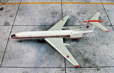 Herpa 515467 -Tupolev Tu-134 A, Germany NVA, 184, 1:500 - Bild 1 von 4