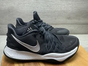 Nike Kyrie Low-1 Weiß Schwarz Basketball Gym Schuhe Sneaker A08979-003 Herren 8 - Bild 1 von 10