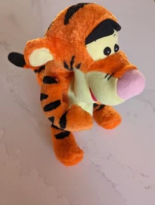 Pooh & Friends 10" Tigger Plush 2001 Fisher Price Mattel Disney-Talking Tigger - Picture 1 of 4
