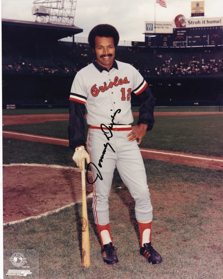 TOMMY DAVIS  BALTIMORE ORIOLES  ACTION SIGNED 8x10  - Image 1 of 1