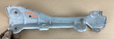 Soporte de montaje de guardabarros delantero izquierdo Mercedes-Benz GL450 2007-2012 A1648800014 OEM Foto 1 de 4