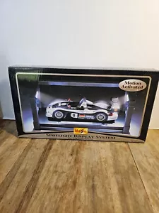 Maisto Spotlight Display System Motion Activated For 1:18 Scale Vehicles Models - Picture 1 of 2