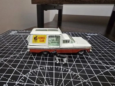 Vintage CORGI #486 - CHEVROLET IMPALA KENNEL CLUB TRUCK + 1 DOG  1967-1969 - Image 1 of 4