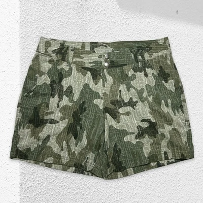Columbia SIZE 8  Nylon Hiking Shorts 6" Green Camo Outdoor Travel Pockets 31 - Image 1 of 4