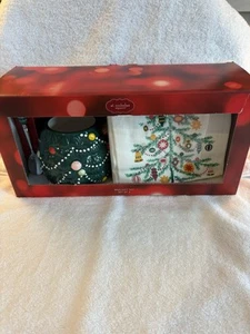 St. Nicholas Square Mug Gift Set with Hand Towel Mug & Spoon Christmas Holiday - Imagen 1 de 9