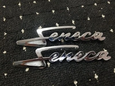 1961 DODGE SENECA REAR QUARTER PANEL SCRIPT NAME PLATE EMBLEM MOPAR PAIR 61 — 第 1/4 张图片