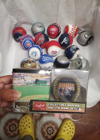 Pirates Pittsburgh baseball ball Souvenir Collector's,, this ball is NEW Cover