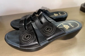 Dansko Dixie schwarze Leder Pantoletten Keilabsatz Sandalen 9,5 EU 40 EUC - Bild 1 von 5