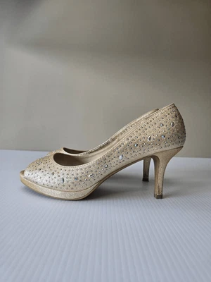 Tacones City Classified Frank Comfort talla 9 dorados Foto 1 de 4