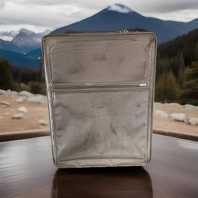 Maleta expandible vertical con ruedas de nailon balístico TUMI 22026S4 plateada 26" Foto 1 de 4