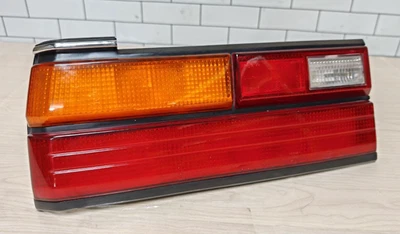 LÂMPADA TRASEIRA TOYOTA CRESSIDA GX60 LX60 MX62 RX60 TX62 Lado Esquerdo Usada Genuína - Imagem 1 de 4