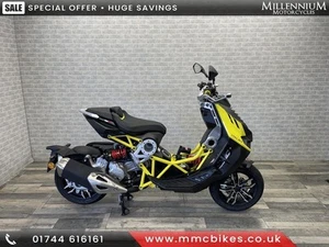 ITALJET DRAGSTAR 125 ITALIAN RACE LEARNER LEGAL SCOOTER UNIQUE DESIGN - Picture 1 of 13