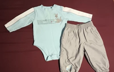 Conjunto de body y pantalón First Moments 6-9 meses L/S azul con canguro bordado  Foto 1 de 4