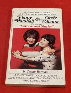 LAVERNE & SHIRLEY PENNY MARSHALL & CINDY WILLIAMS 1977 Vintage Paperback Book - Bild 1 von 3