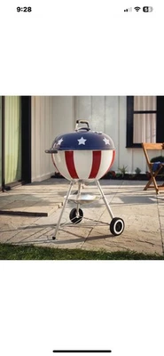 Novo!  Grelha a carvão Weber 22" Star Spangled "Stars & Stripes" edição limitada - Imagem 1 de 4