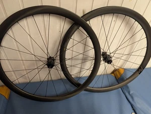 Lapierre LP Racing Laufradsatz Rennrad Carbon Disc 38 mm 700C Steckachse - Bild 1 von 6