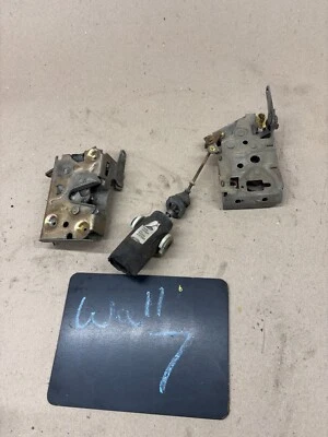 Juego de pestillos de puerta izquierda derecha Ford Truck Bronco F150 F250 F350 1980-1997 1996 1995 Foto 1 de 4