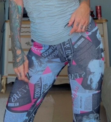 Newspaper Print Marilyn Monroe Leggings Womens Sz Small Stretch Fitted B&W Red - Image 1 of 4