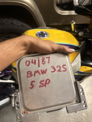 BMW E30 325is y 325es ECU/DME Foto 1 de 4