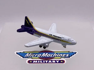 Micro Machines Boeing 737 Air Fredonia Airliner Galoob LGTI - Picture 1 of 3