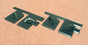 Vintage MOTU Figure Stands-3D Printed-Green (Lot 0f 2) Toy Federation Logo - Picture 1 of 10