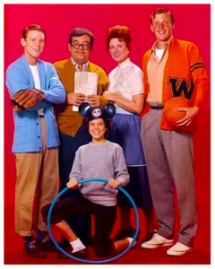 HAPPY DAYS - THE CUNNINGHAMS - 8"X10" PHOTOGRAPH - Picture 1 of 1