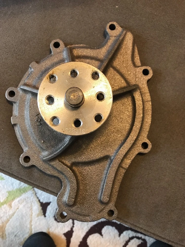 Bomba de agua del motor DURALAST de AutoZone se adapta a Pontiac Catalina 59-66 6,4 L-V8 Foto 1 de 1