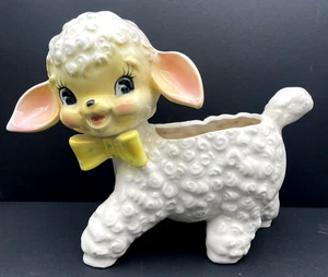 Estatuilla maceta cerámica cordero bebé bebé Napco arco amarillo antropomórfico - Imagen 1 de 10