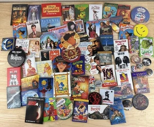 70+ Lot Y2K Vintage Film & DVD Promo Button Pins Werbung Junk Journal - Bild 1 von 7
