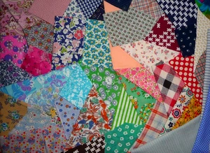 1/2+ lbs. of Vintage Scraps Feedsack/Cotton/Rayon Total 2 yards - Picture 1 of 9