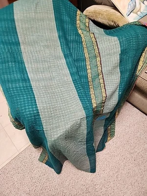 Manta de retazos hecha a mano Kantha edredón indio colcha cubierta de cama vintage colcha Foto 1 de 4