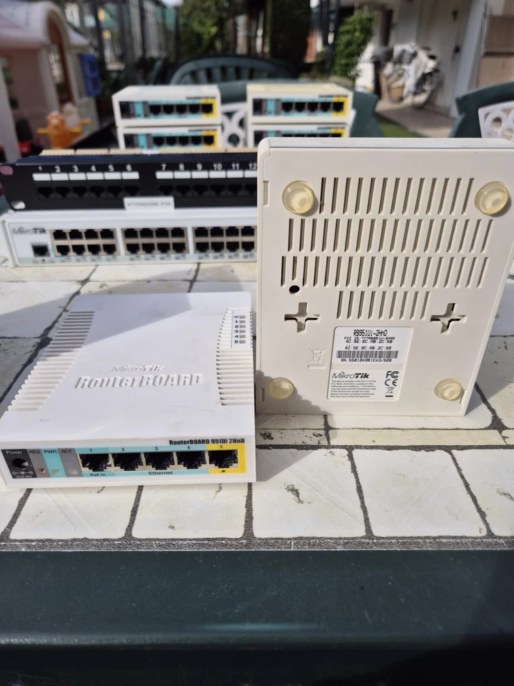 MikroTik Router PoE BOARD RB951Ui-2HnD 2.4GHz 802.11b/g/n - Image 1 of 1