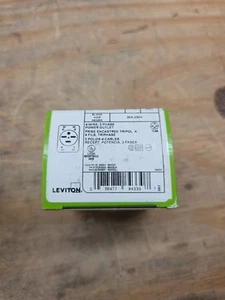 Leviton 8430 30 Amp 250 Volt Flush Mounting Receptacle Industrial Grade Straight - Picture 1 of 2