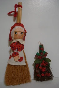 Weihnachtsbesen 13" Mrs. Santa Dekor/Ornament & 6" Kranz Magnet/Ornament - Bild 1 von 24