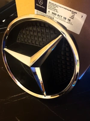 Front Grille Emblem Logo For Mercedes Benz E300 ML350 GLK350 C350 CLA200 SLK CLS - Image 1 of 4