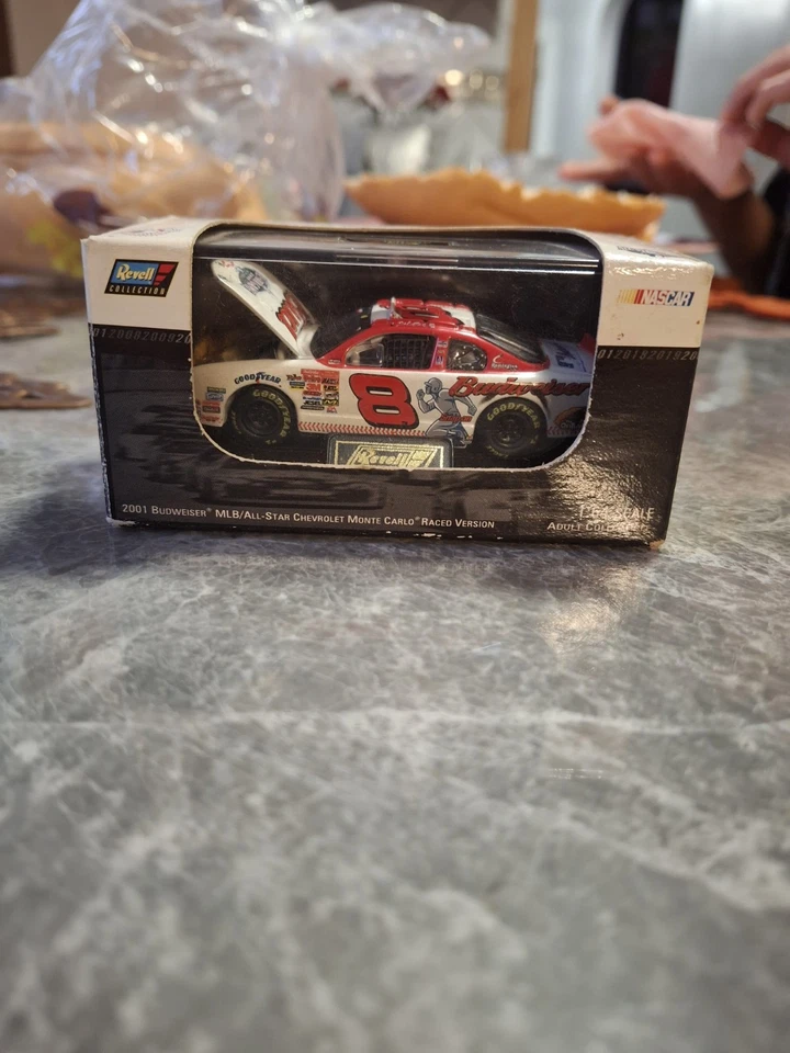 Revell 1:64 Diecast DALE WONHARDT JR VERSIÓN DE CARRERAS #8 Bud All-Star con estuche Foto 1 de 4