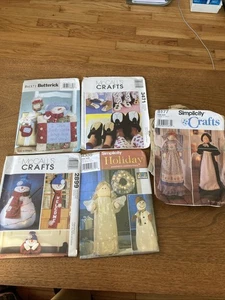 Lot Of 5 Sewing Patterns Crafting Holiday Slippers Decorations Mostly Uncut - Picture 1 of 16